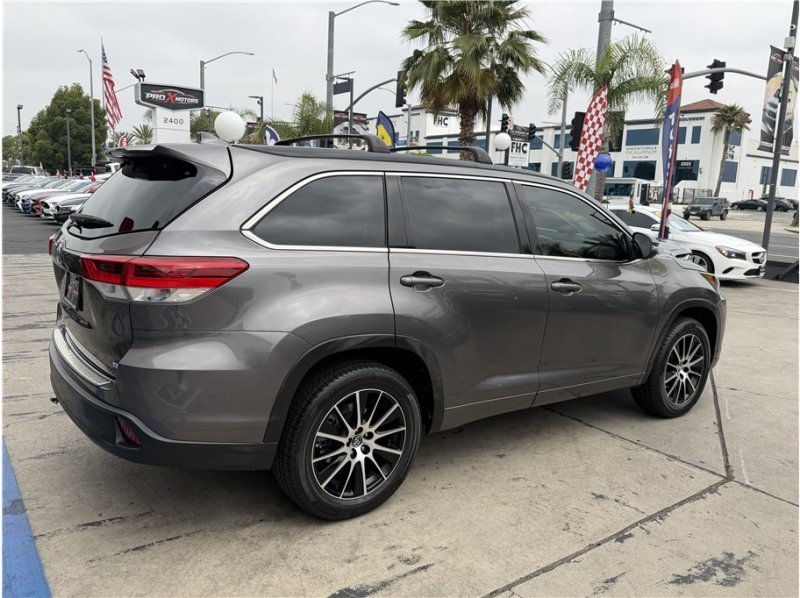 Used 2017 Toyota Highlander SE FWD image 64
