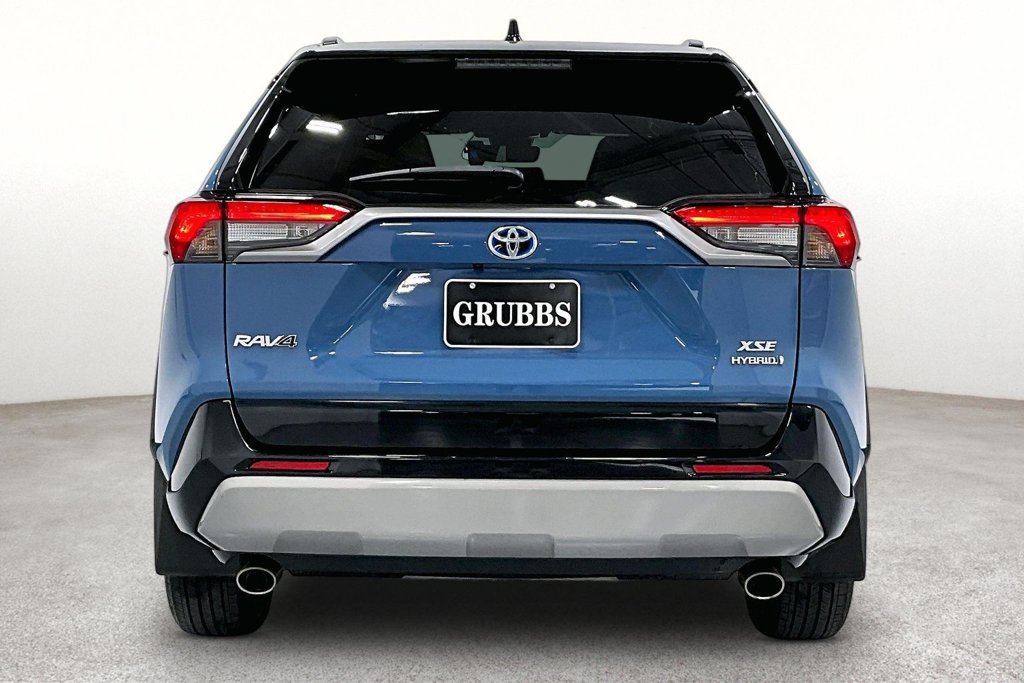 Used 2022 Toyota RAV4 XSE AWD/4WD image 5