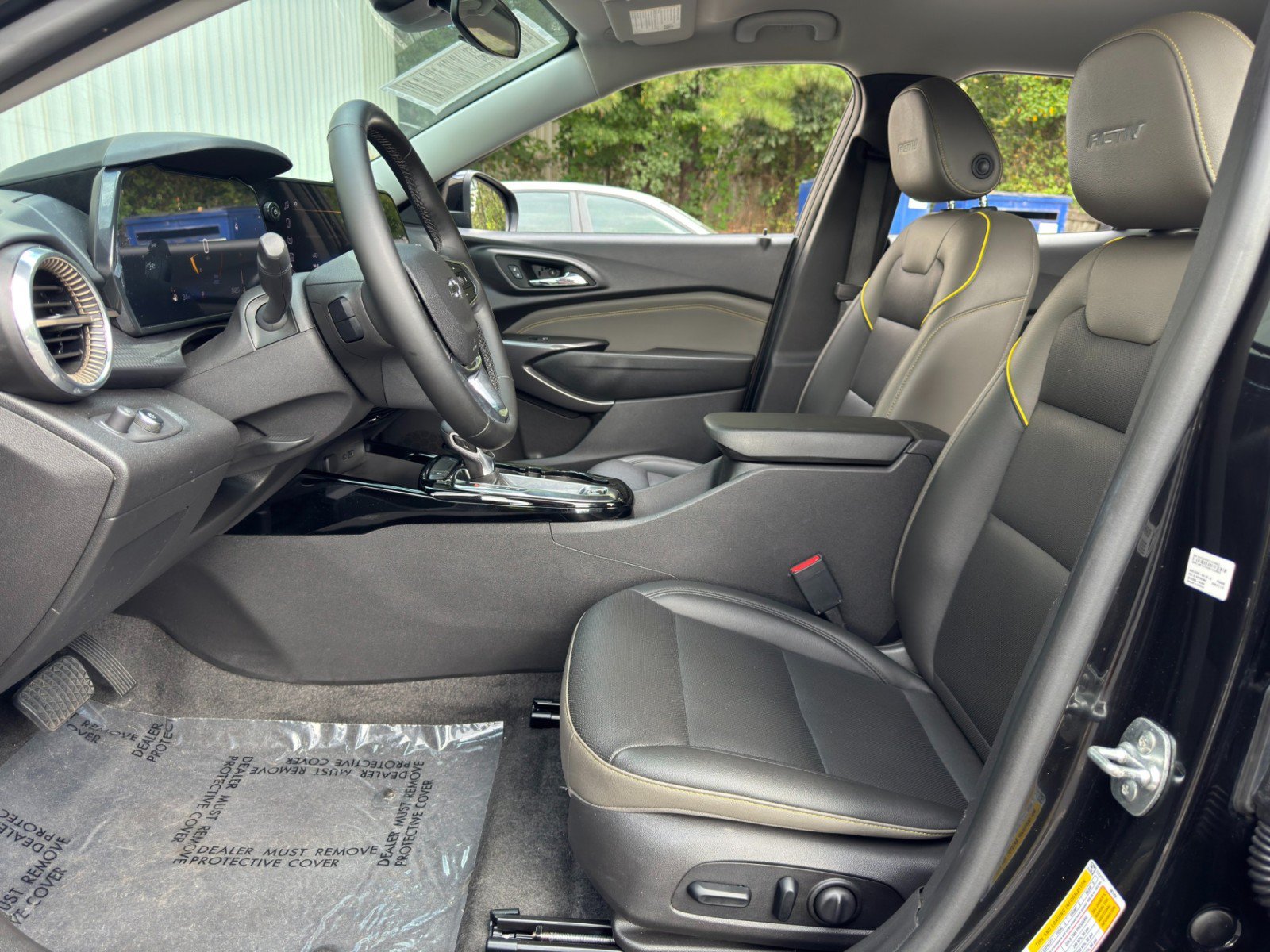 Used 2025 Chevrolet Trax ACTIV w/ Driver Confidence Package FWD image 15