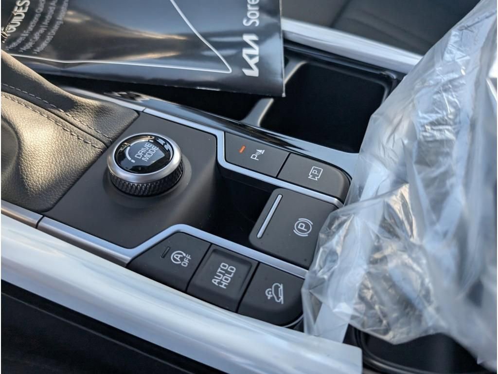 New 2025 Kia Sorento SX image 24