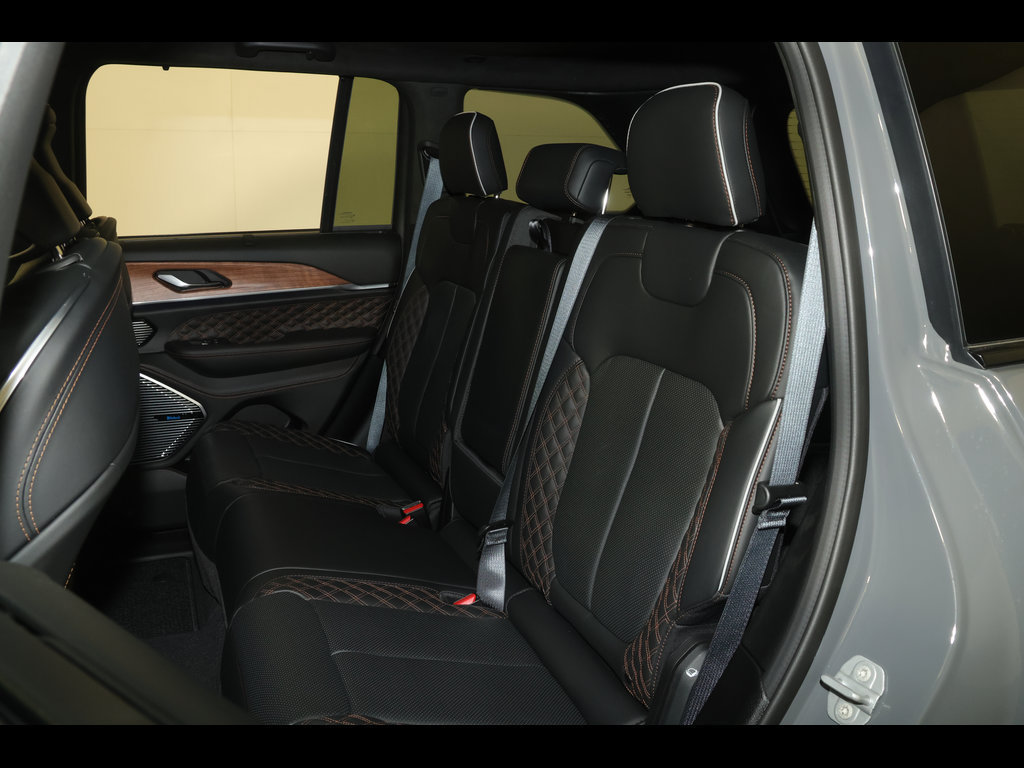 New 2027 Jeep Grand Cherokee Summit AWD/4WD image 29