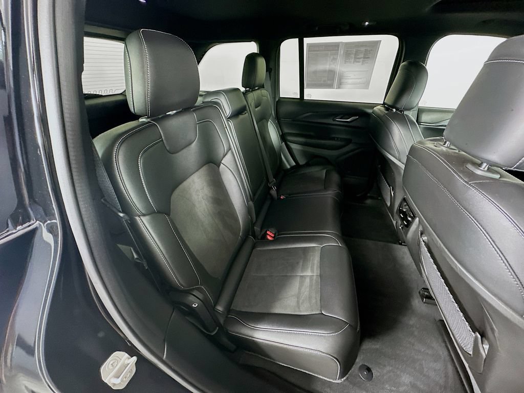Certified 2024 Jeep Grand Cherokee Altitude AWD/4WD image 39