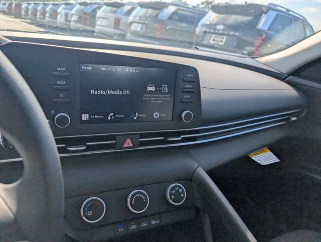 New 2026 Hyundai Elantra SE FWD image 22