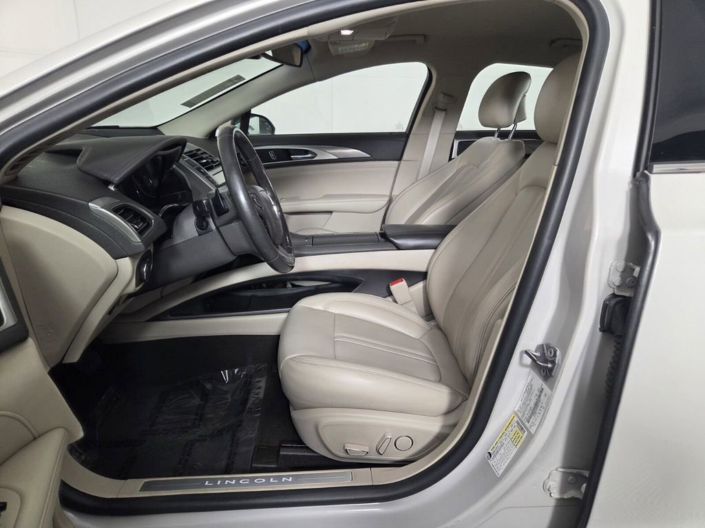 Used 2019 Lincoln MKZ Premiere image 11