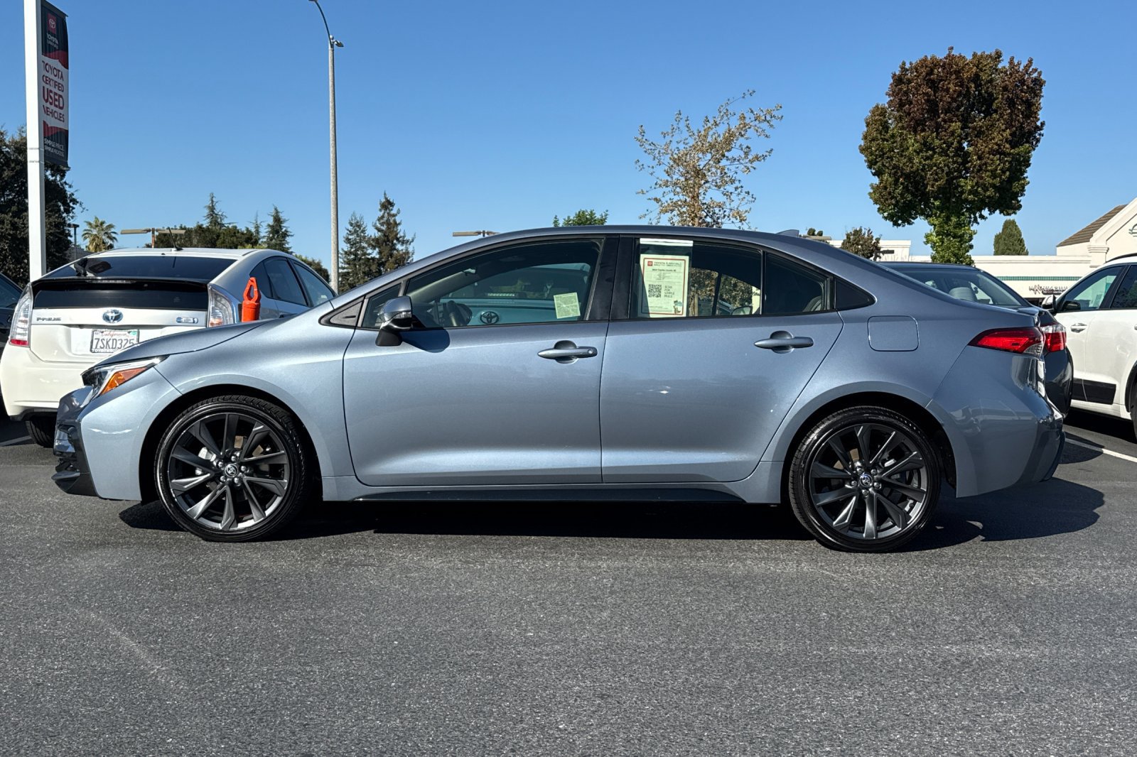Certified 2024 Toyota Corolla SE w/ SE Premium Package FWD image 4