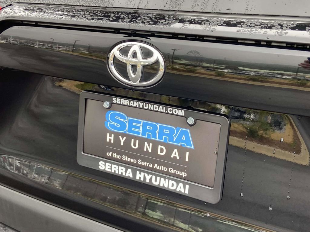 Used 2025 Toyota RAV4 XLE image 14