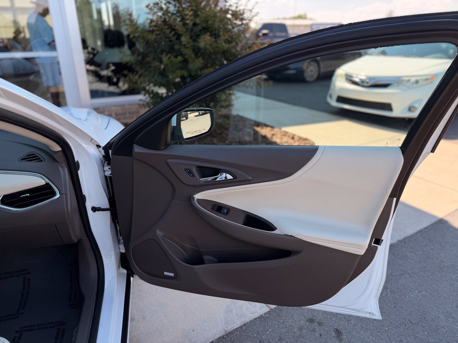 Used 2024 Chevrolet Malibu LT FWD image 19