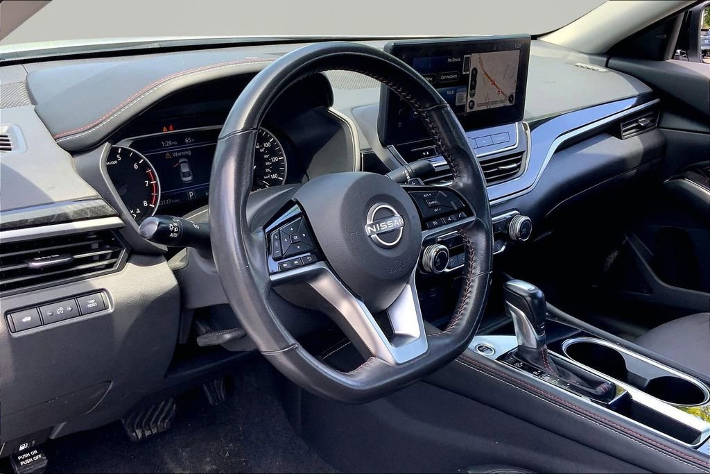 Used 2023 Nissan Altima 2.5 SR w/ SR Premium Package FWD image 12