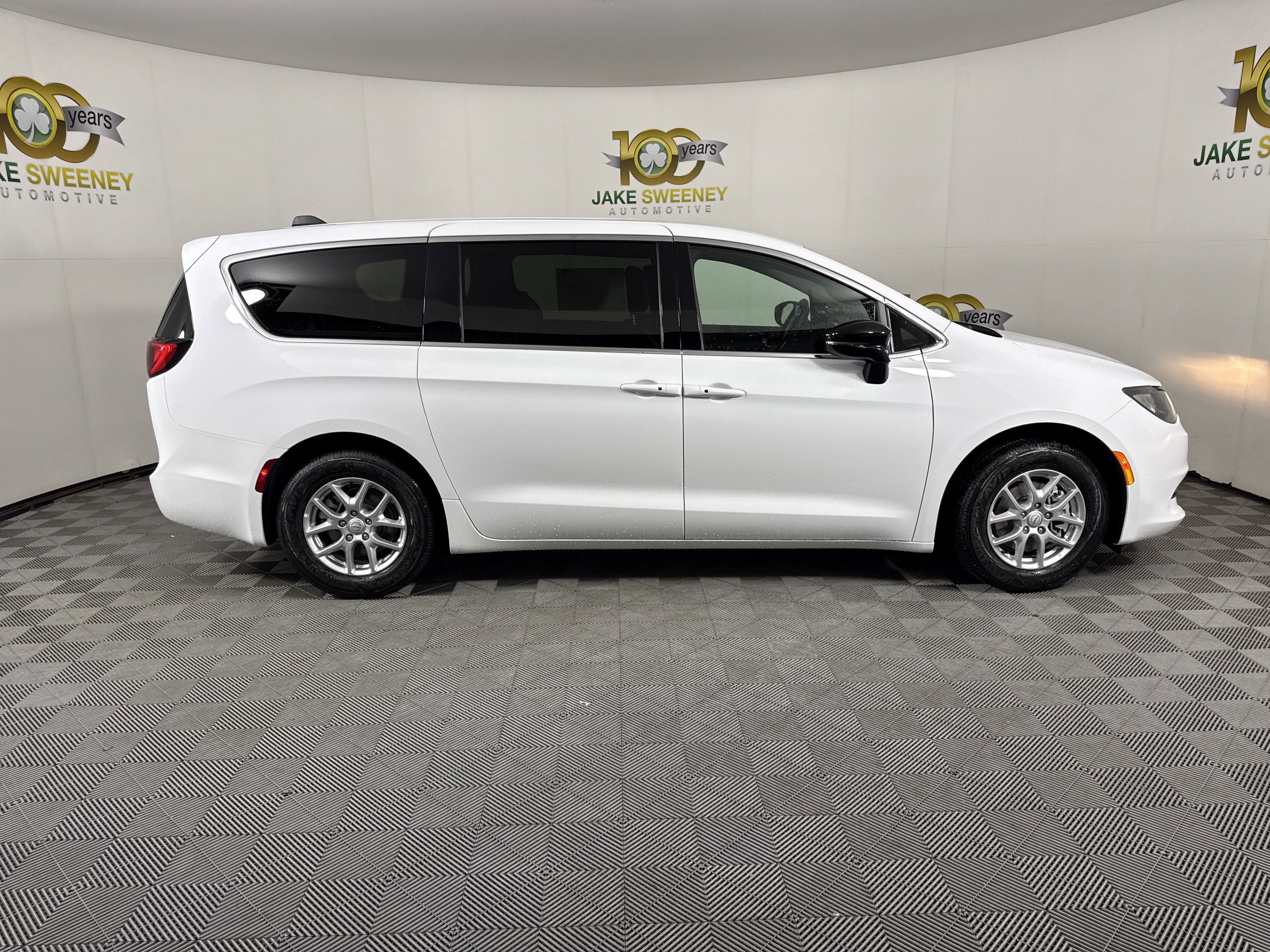 New 2026 Chrysler Voyager LX image 11