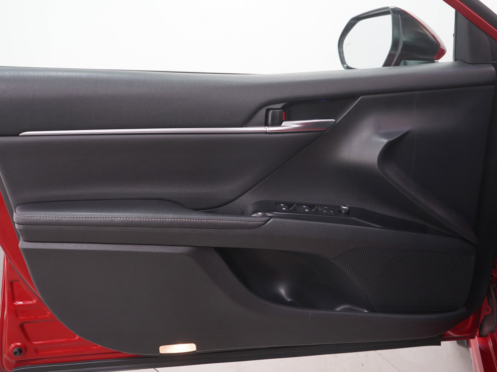 Used 2020 Toyota Camry XSE image 19