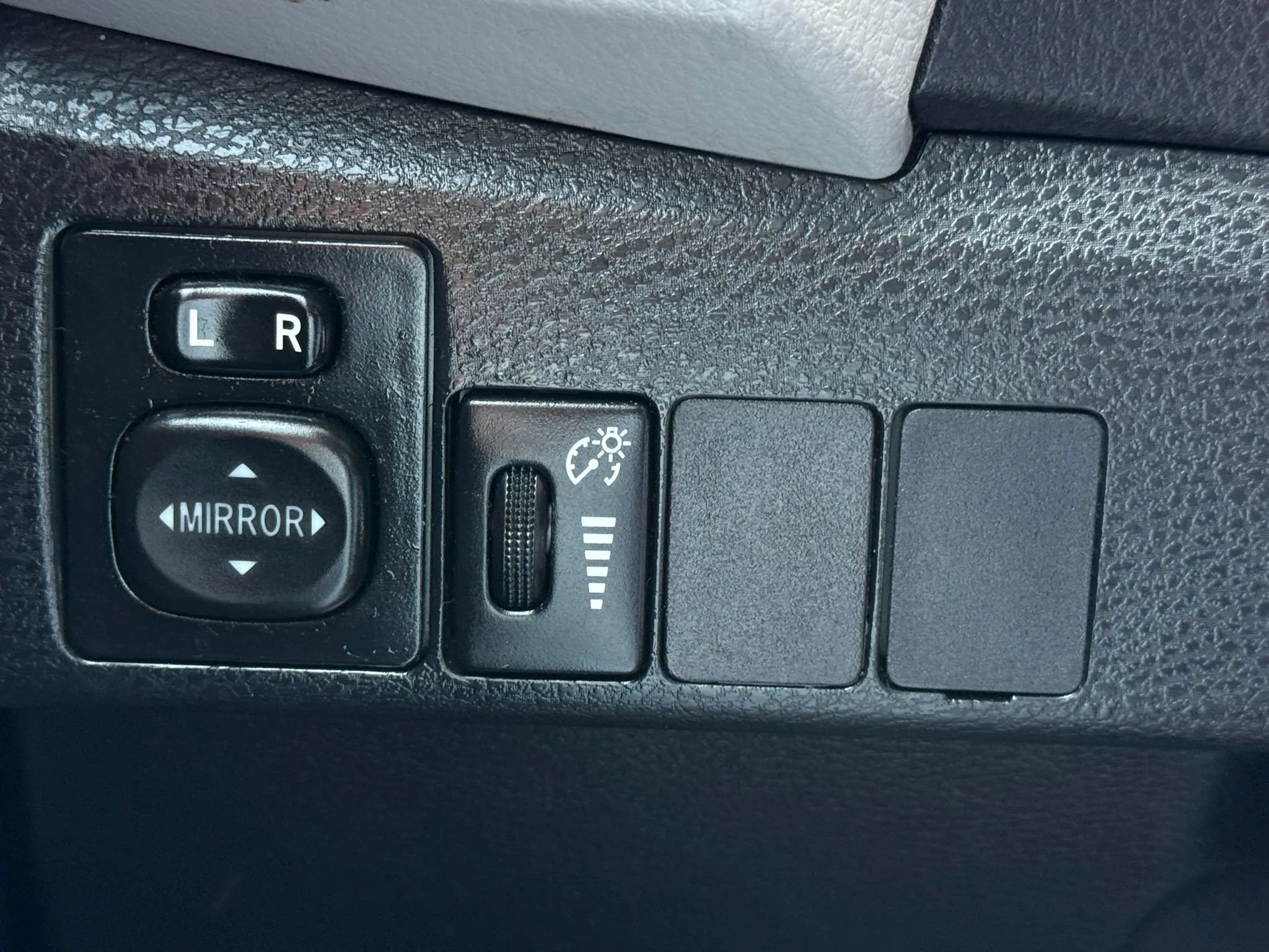 Used 2016 Toyota Corolla LE FWD image 26