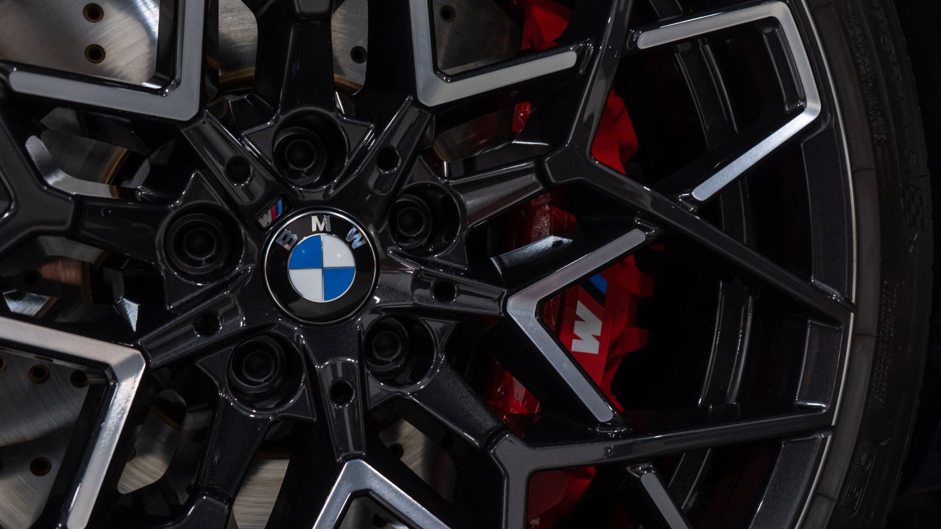 Used 2025 BMW M8 Competition w/ M Carbon Exterior Package image 20