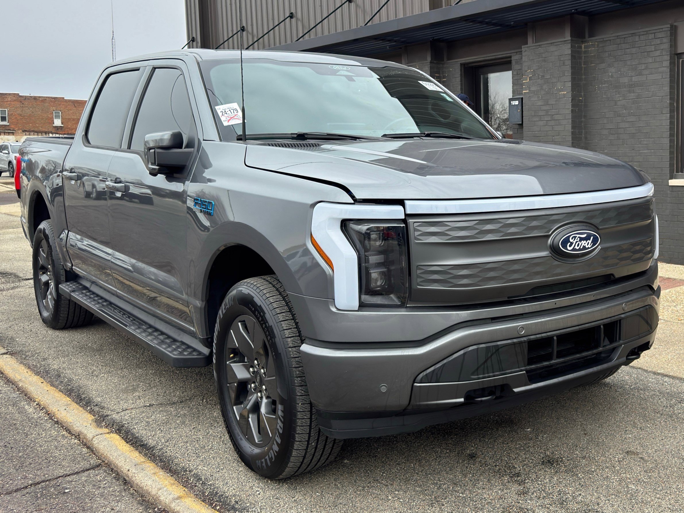 Used 2024 Ford F150 Lightning Lariat image 3