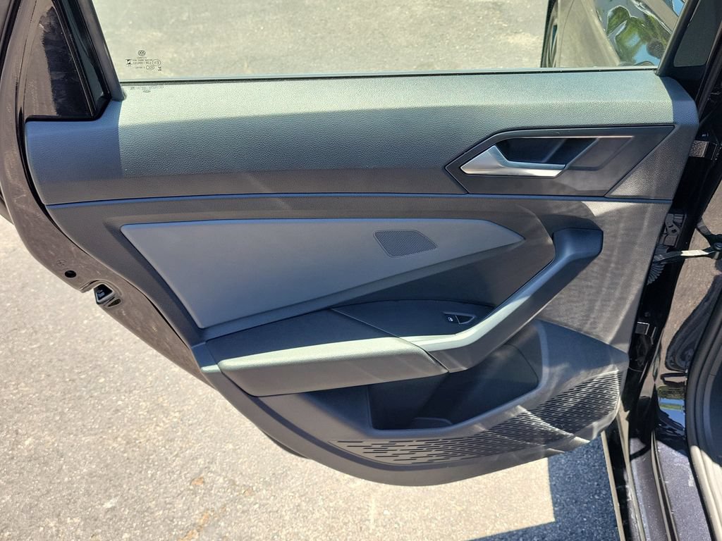 Used 2025 Volkswagen Jetta SE w/ Sunroof Package FWD image 8