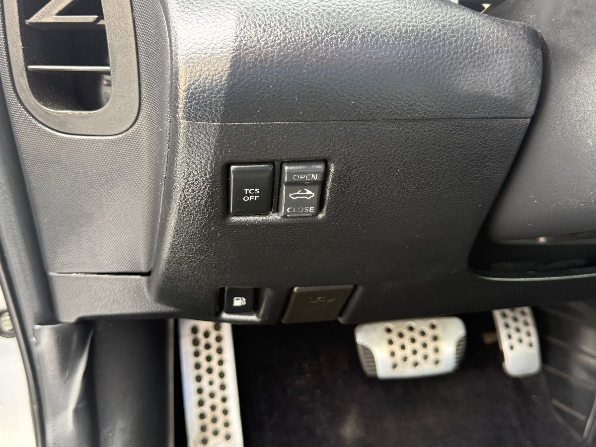 Used 2004 Nissan 350Z Touring RWD image 18
