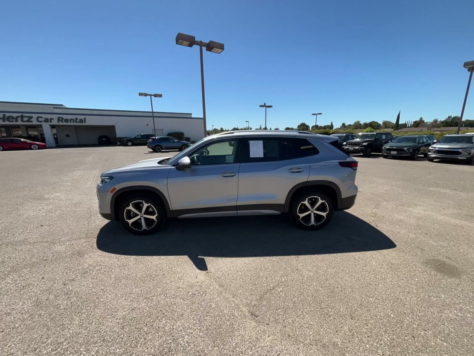 Used 2026 Volkswagen Tiguan SE AWD/4WD image 8