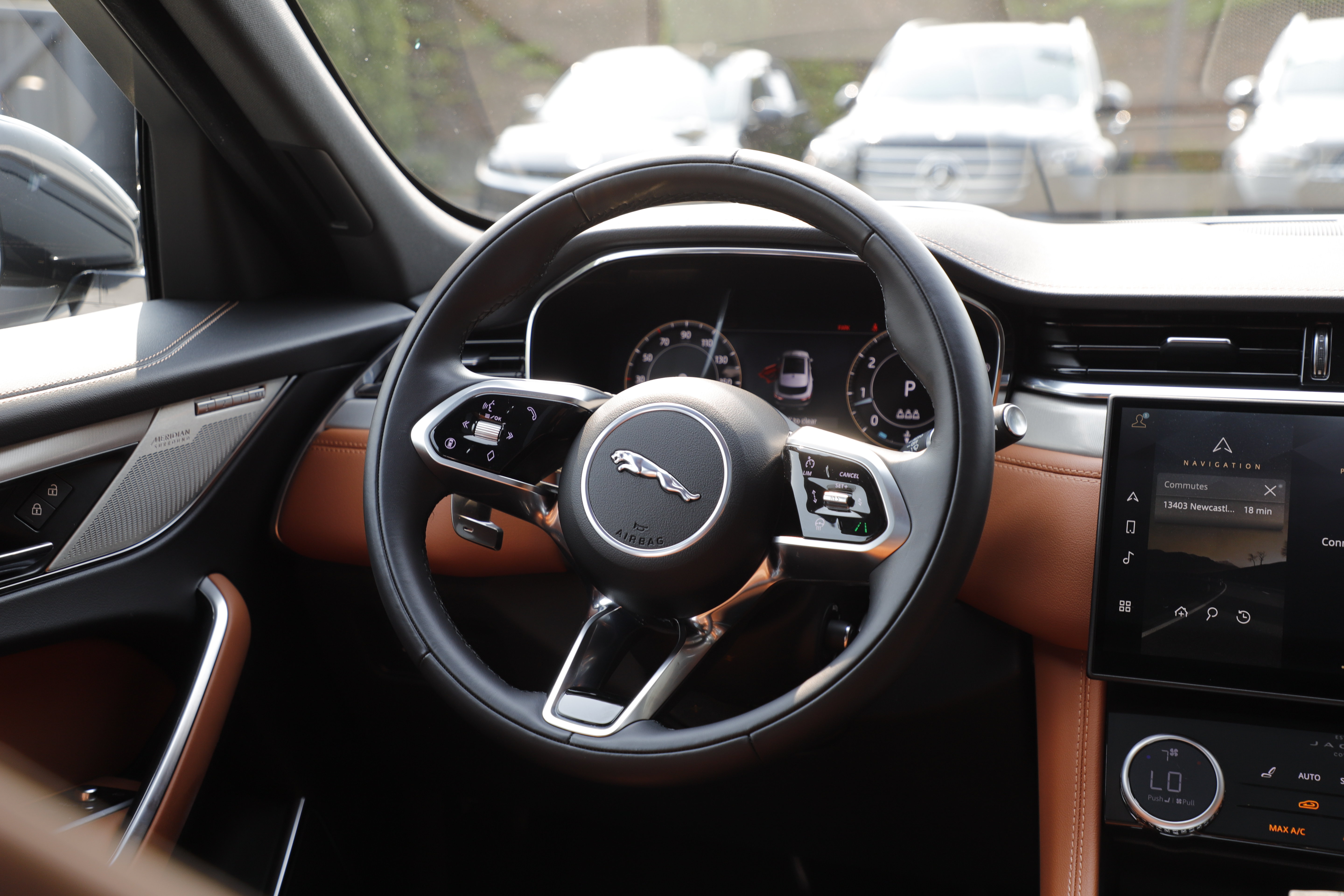 Certified 2025 Jaguar F-PACE R-Dynamic S AWD/4WD image 18