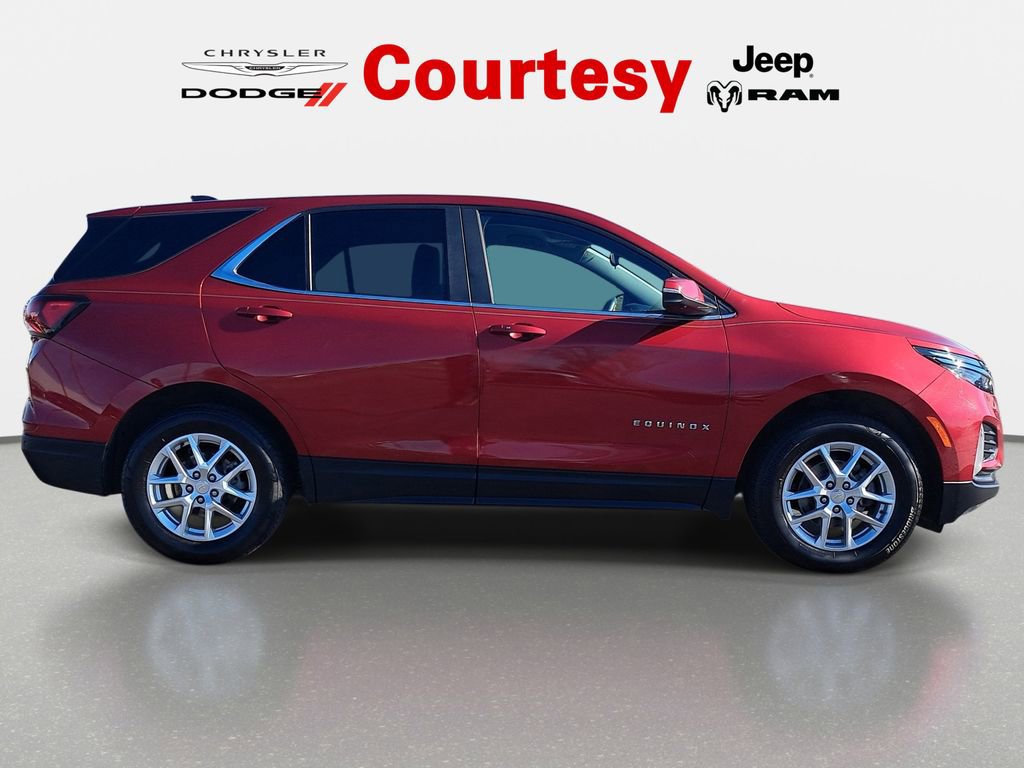 Used 2024 Chevrolet Equinox LT AWD/4WD image 4