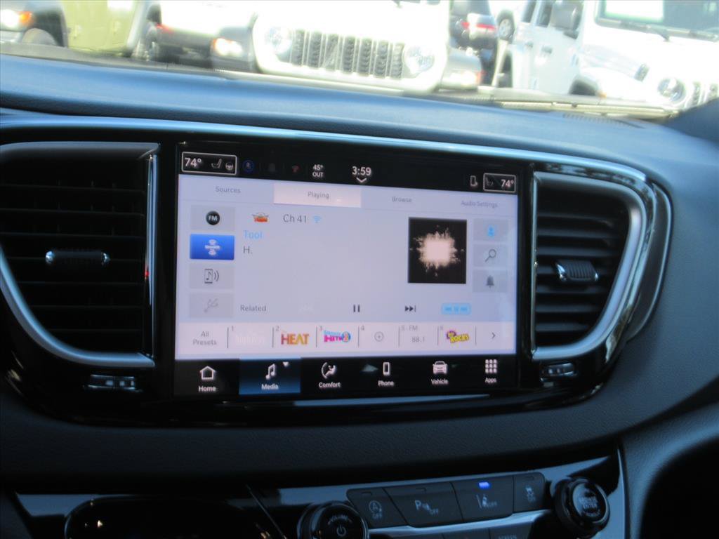 New 2026 Chrysler Voyager LX FWD image 22