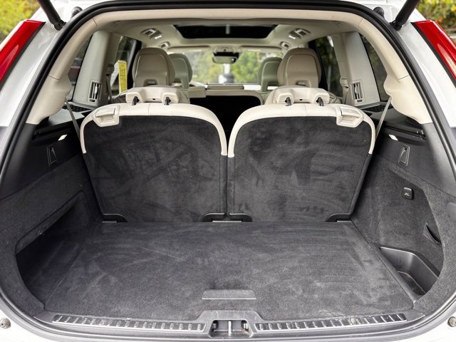 Used 2021 Volvo XC90 T6 Momentum image 25