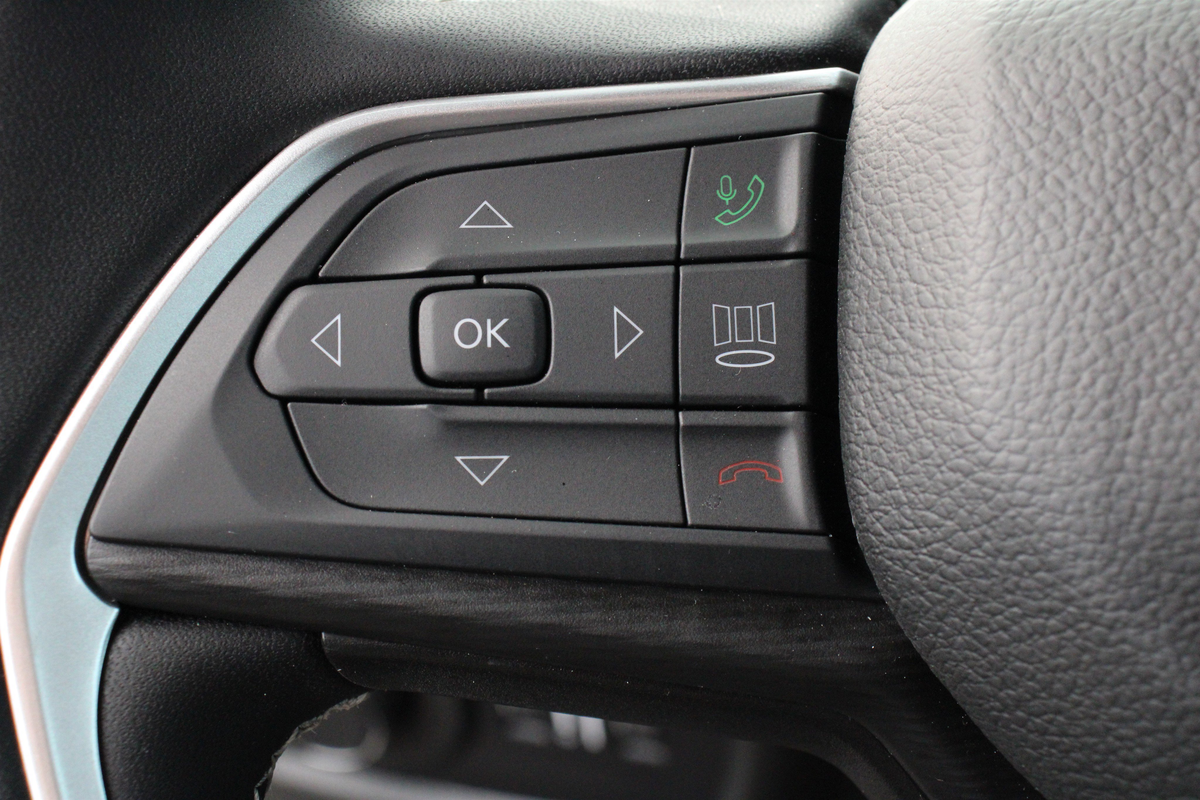 New 2025 Jeep Grand Cherokee Laredo w/ MOPAR Finishing Package image 9