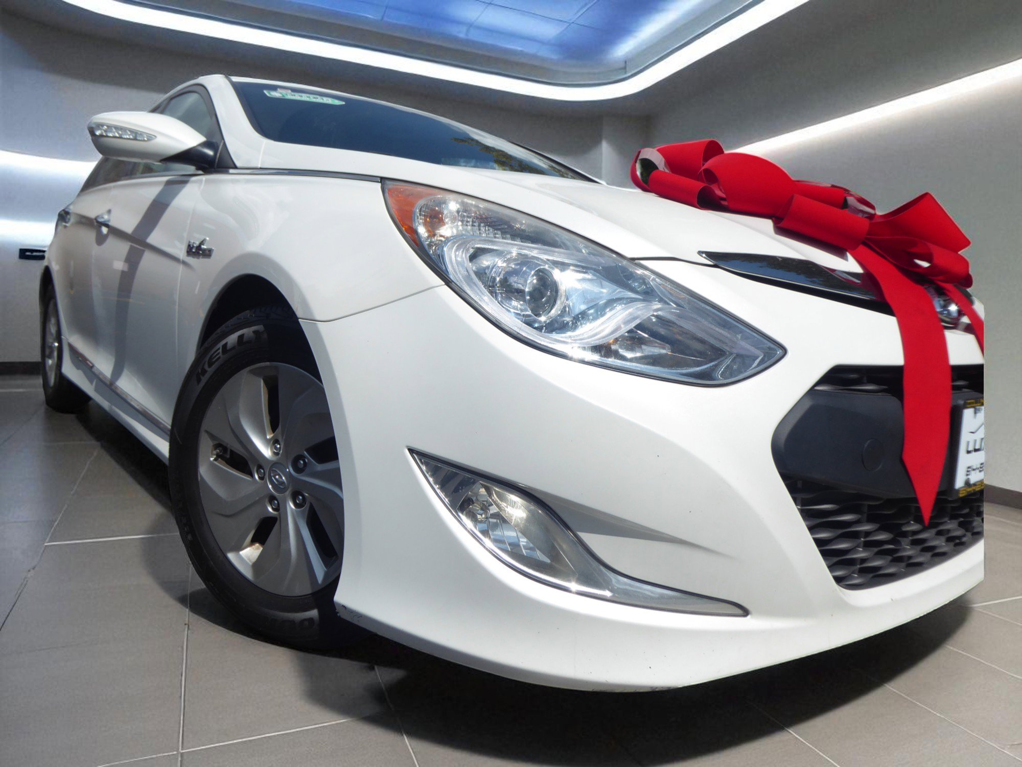 Used 2015 Hyundai Sonata Hybrid image 1