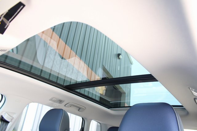 New 2025 Volkswagen Taos SEL image 6