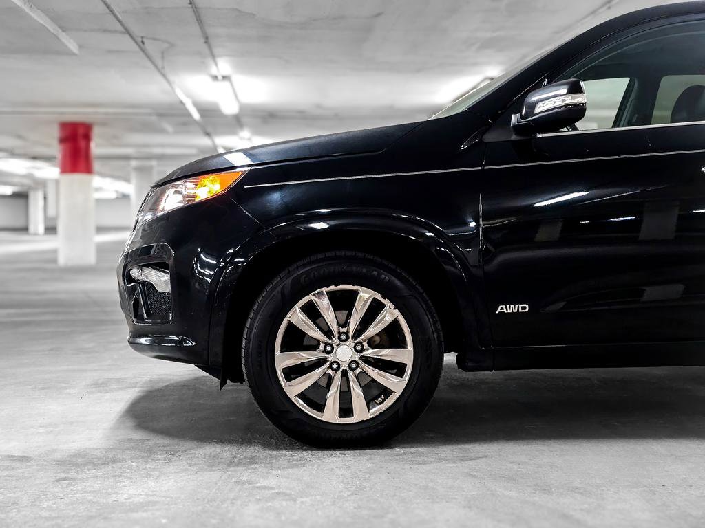 Used 2013 Kia Sorento SX w/ SX Premium Pkg image 16