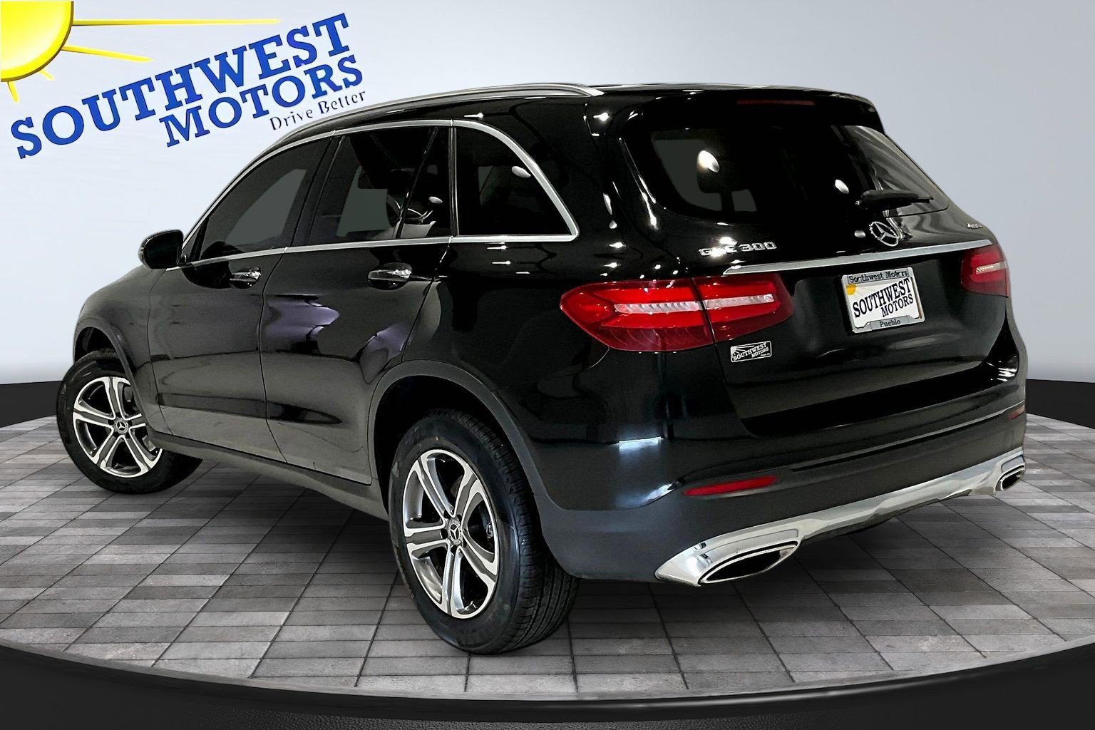 Used 2019 Mercedes-Benz GLC 300 4MATIC image 4
