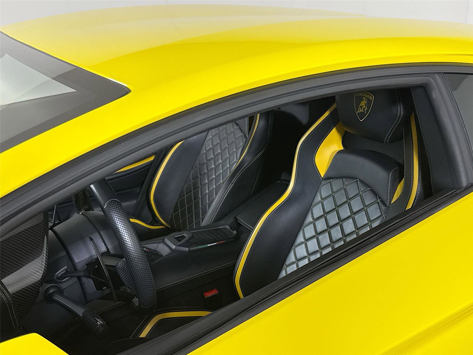 Used 2018 Lamborghini Aventador S AWD/4WD image 14