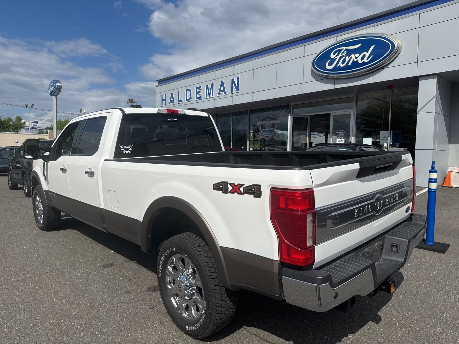 Used 2020 Ford F350 King Ranch w/ King Ranch Ultimate Package AWD/4WD image 2