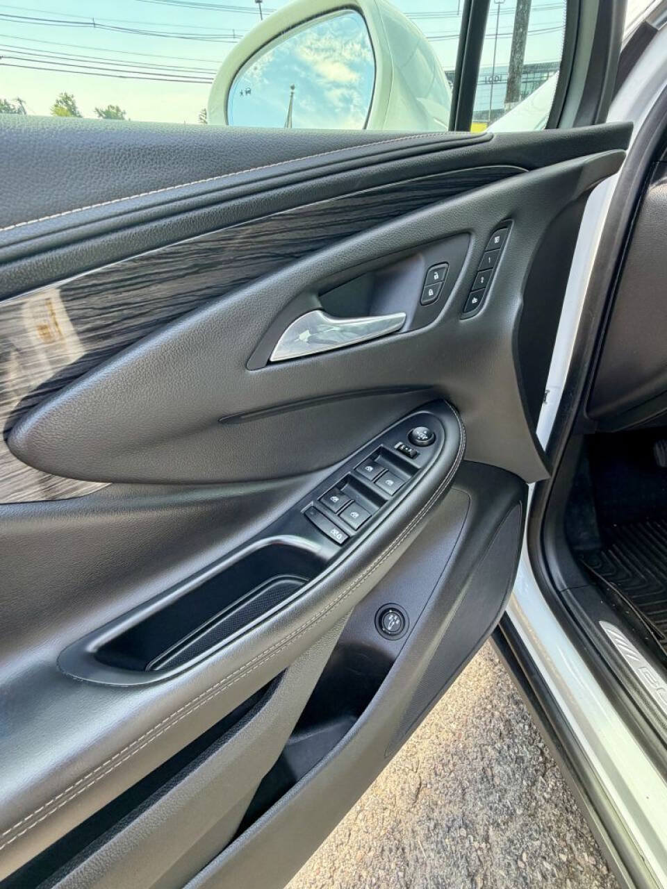 Used 2017 Buick Envision Essence AWD/4WD image 20