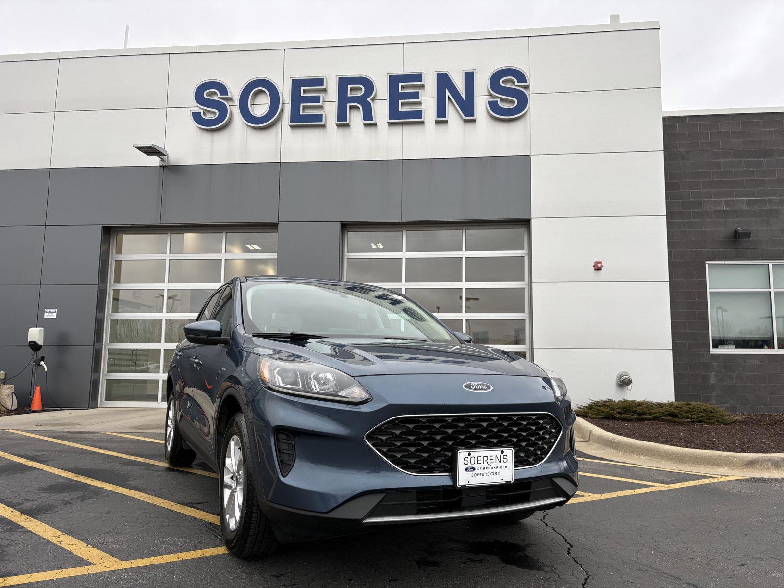 Used 2020 Ford Escape SE image 1