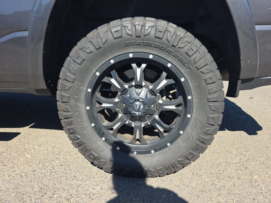 Used 2019 RAM 1500 Laramie AWD/4WD image 13
