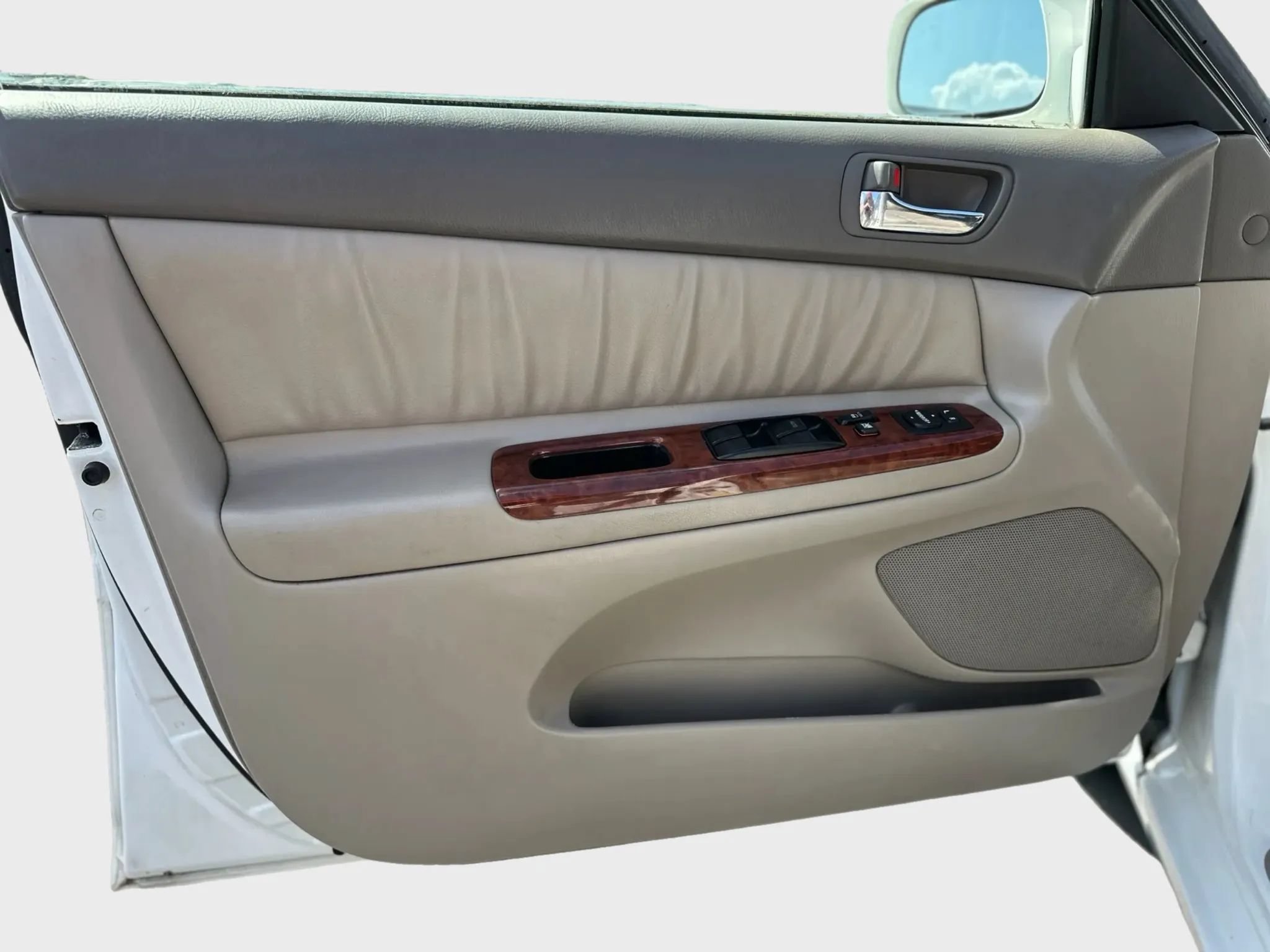 Used 2005 Toyota Camry XLE w/ XLE Premium Pkg FWD image 11