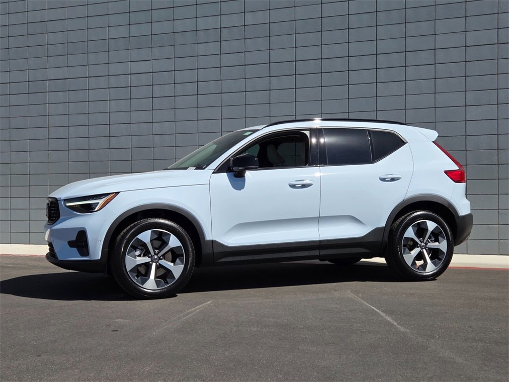 New 2026 Volvo XC40 B5 Plus w/ Protection Package Premier image 2