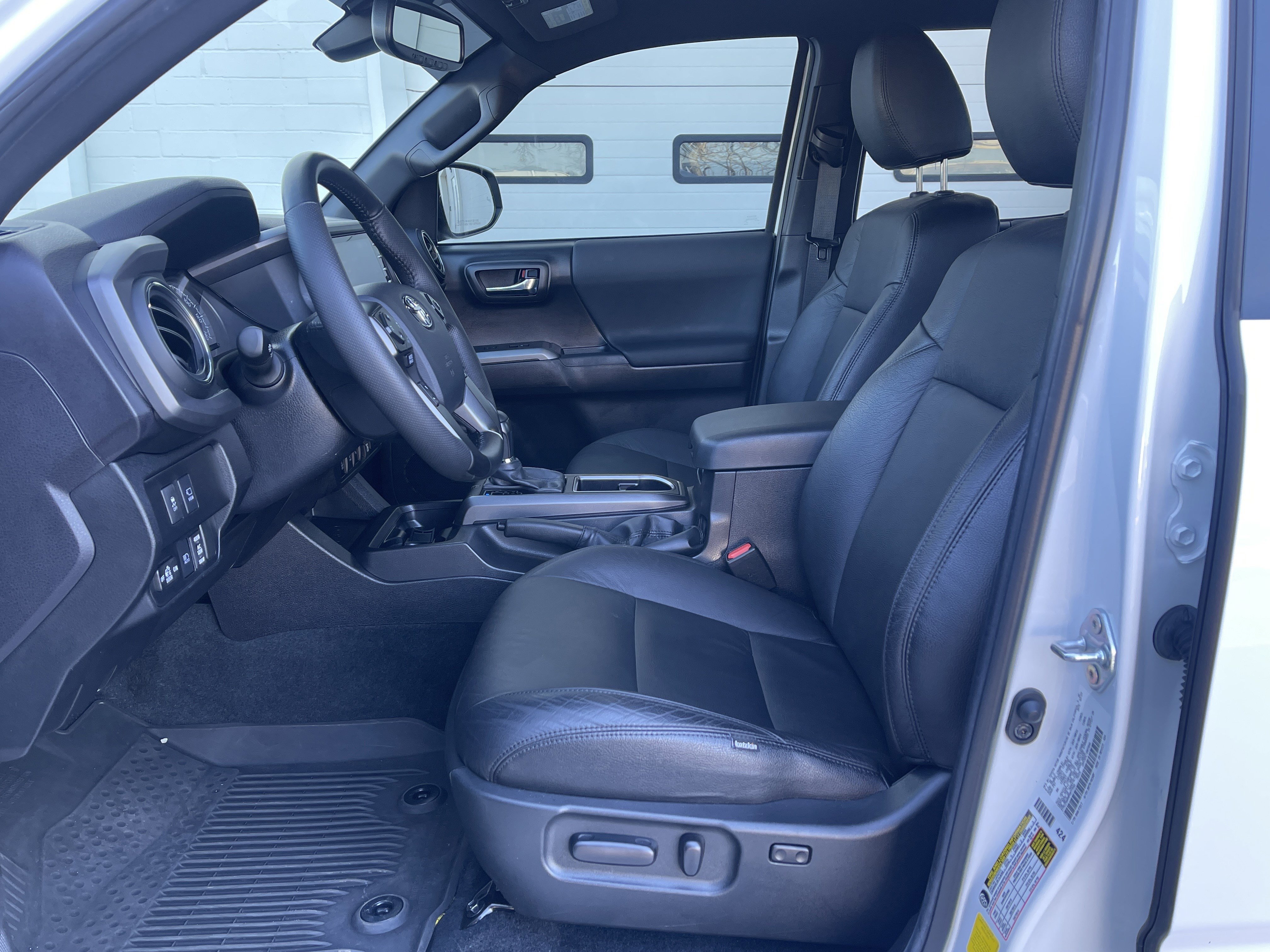 Used 2023 Toyota Tacoma TRD Off-Road w/ Advanced Technology Package image 24