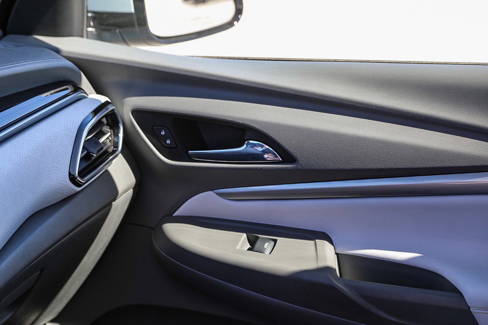 Used 2023 Chevrolet Bolt EUV Premier image 21