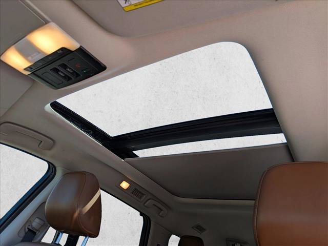 Used 2023 Nissan Pathfinder Platinum FWD image 17