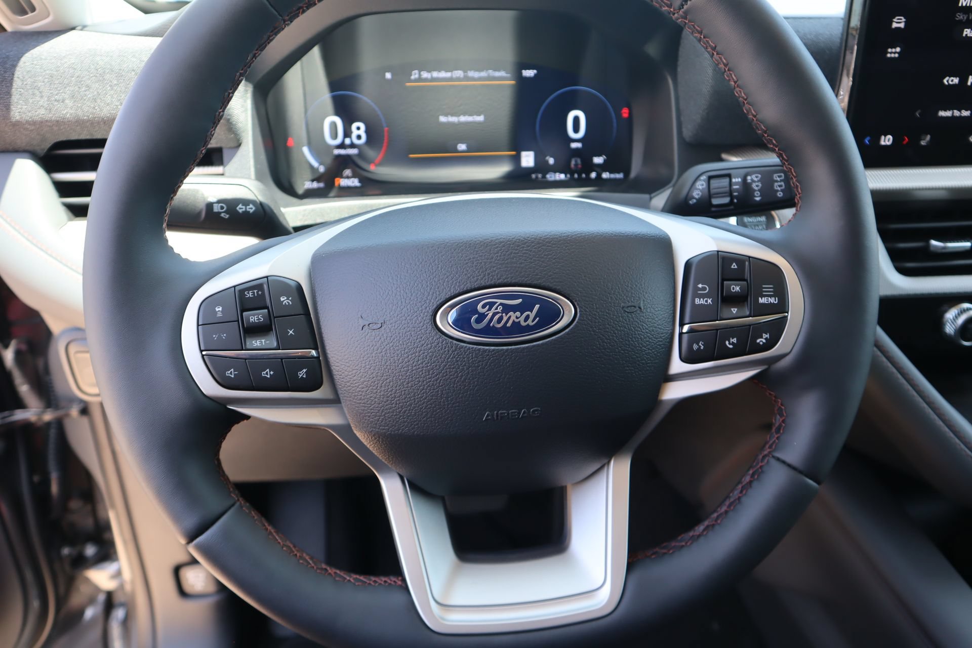 New 2026 Ford Explorer Active w/ Active Comfort Package AWD/4WD image 3