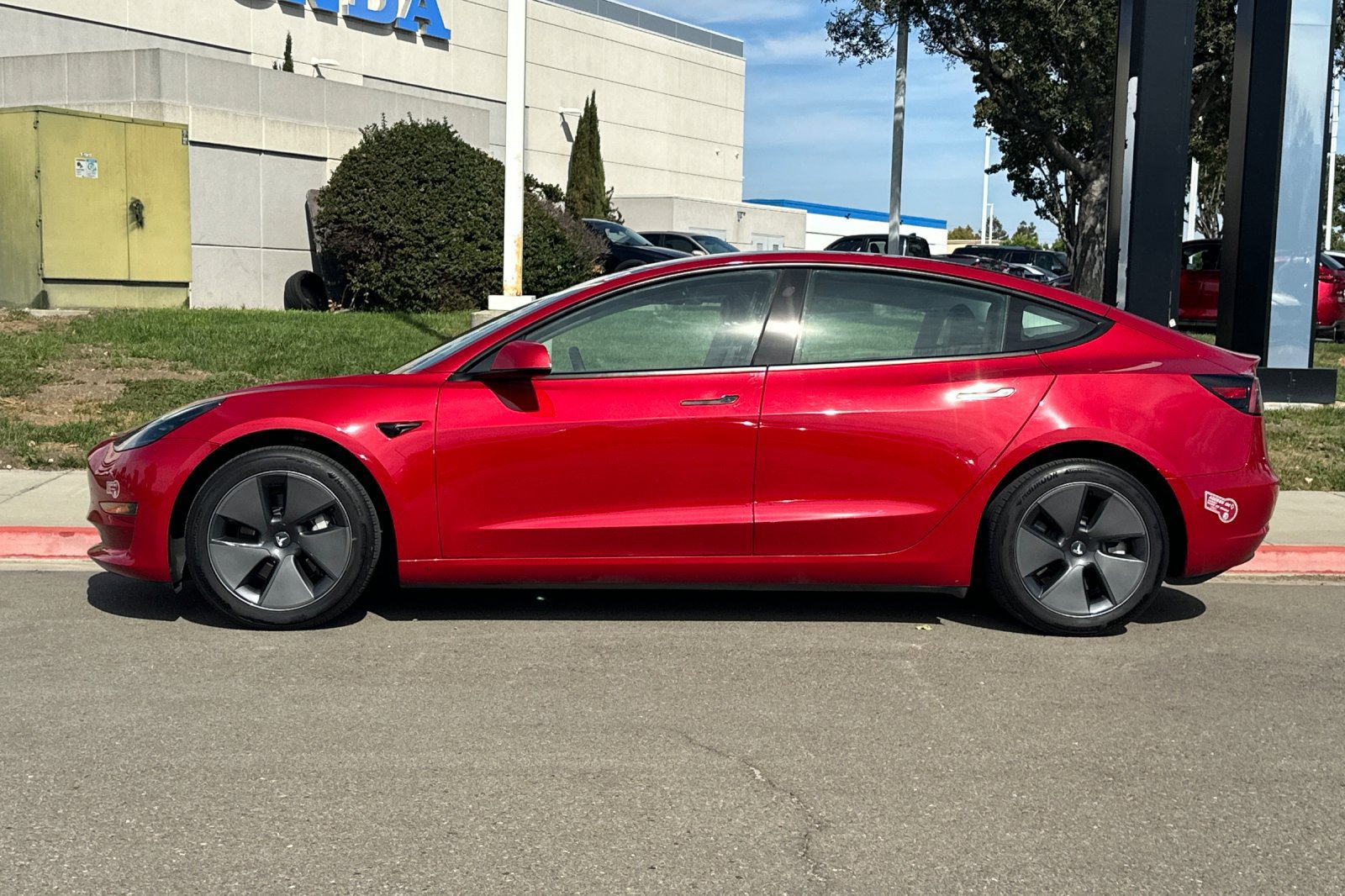 Used 2023 Tesla Model 3 Standard Range RWD image 7
