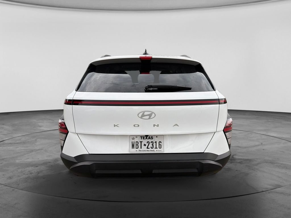 Used 2025 Hyundai Kona SEL FWD image 6