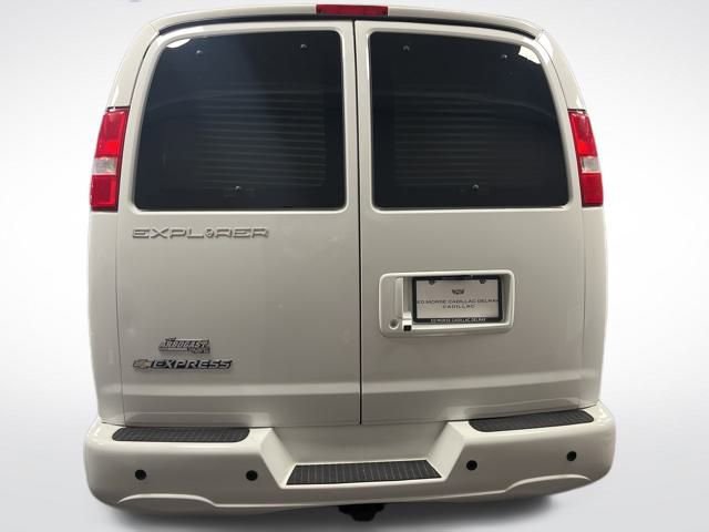 Used 2019 Chevrolet Express 2500 w/ Enhanced Convenience Package image 4