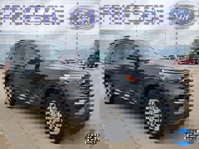 Used 2023 Ford Explorer XLT w/ Equipment Group 202A image 3