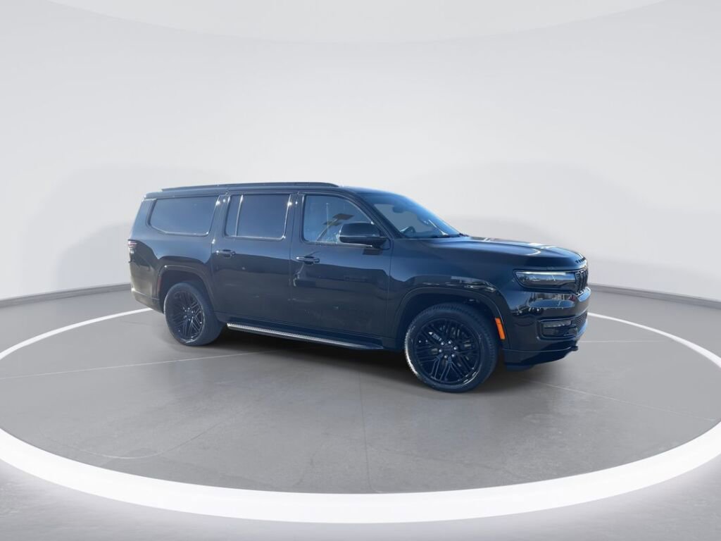 New 2025 Jeep Wagoneer L Series II w/ Convenience Group I image 2