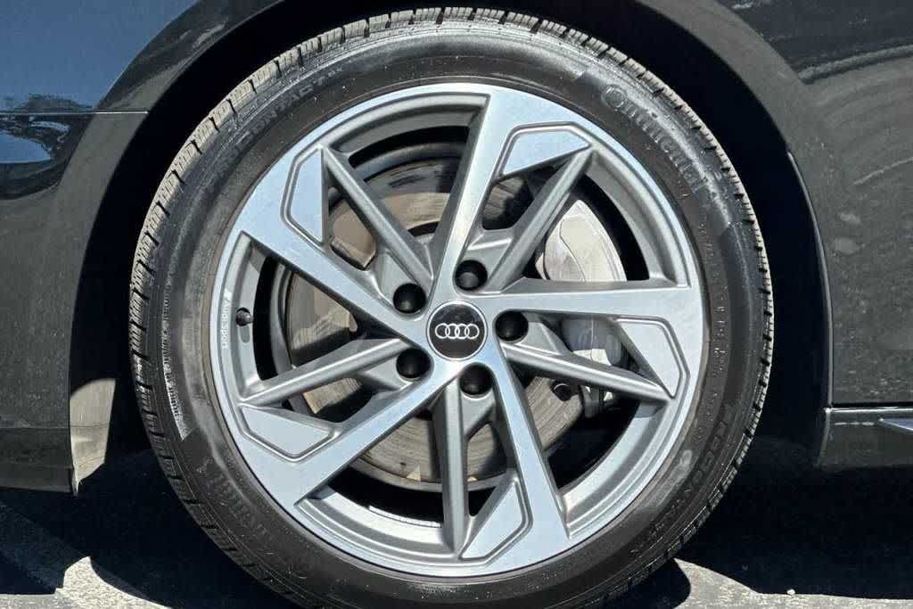 Used 2025 Audi A4 2.0T Premium w/ Convenience Package AWD/4WD image 25