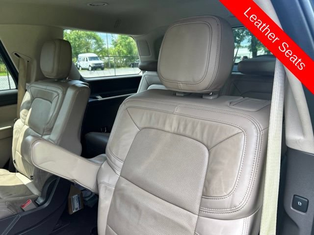 Used 2022 Lincoln Navigator Reserve AWD/4WD image 16