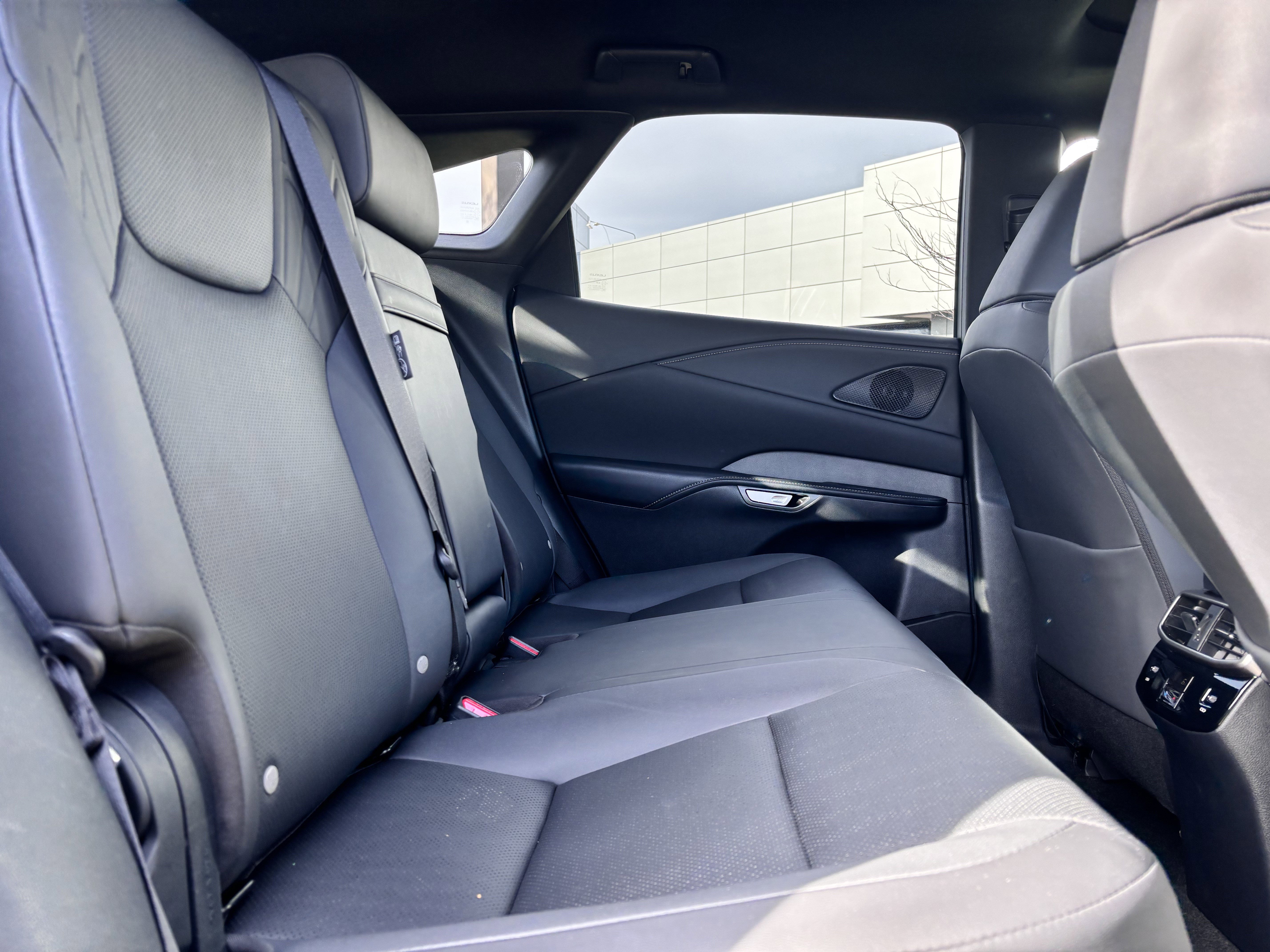 Used 2025 Lexus RX 350 Premium w/ Accessory Package (Z1) image 33