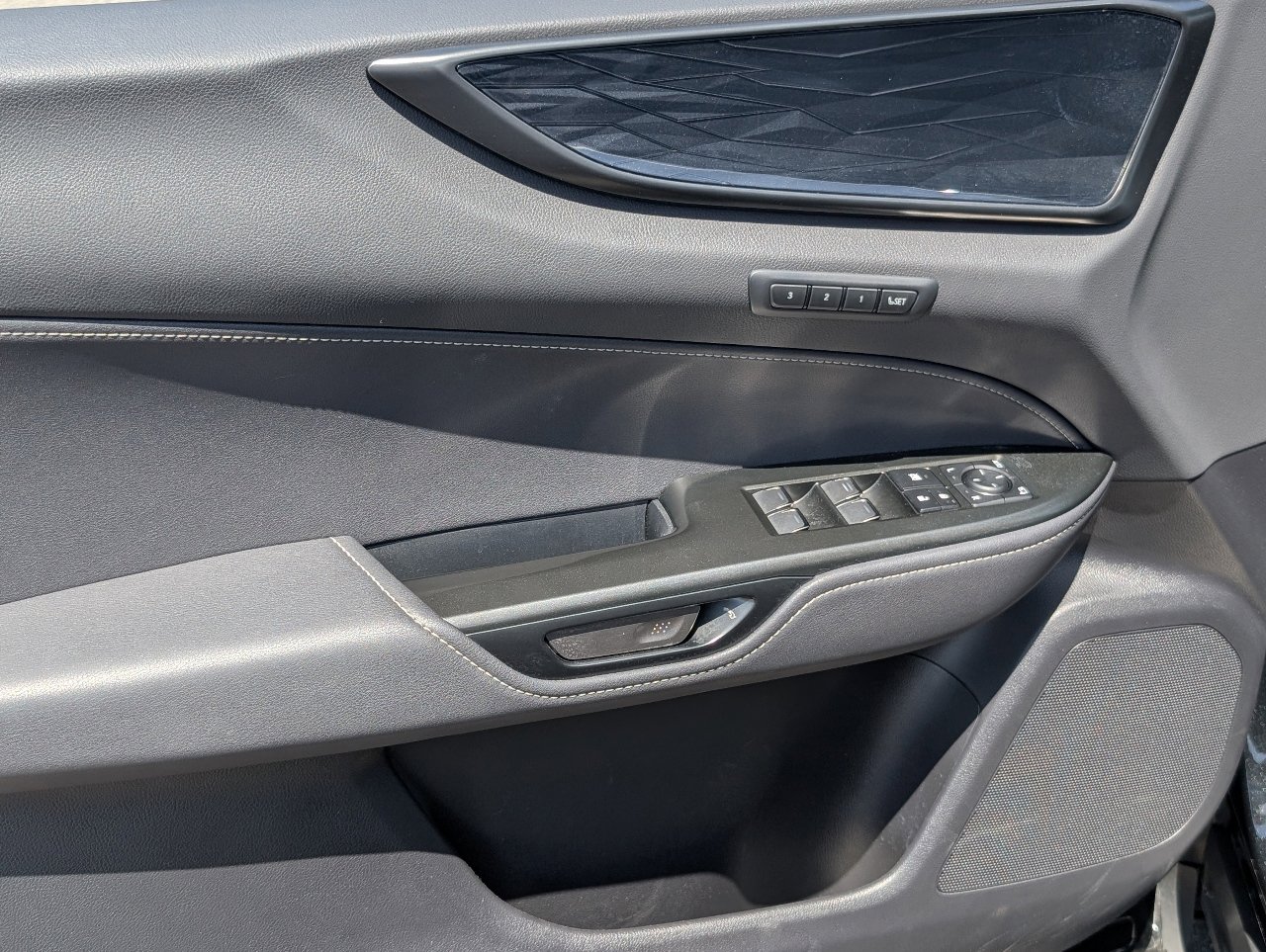 Used 2025 Lexus NX 350h AWD w/ Accessory Package (2T) image 15