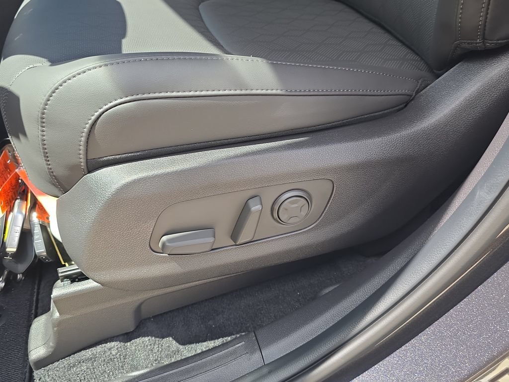 New 2027 Kia Carnival FWD image 20